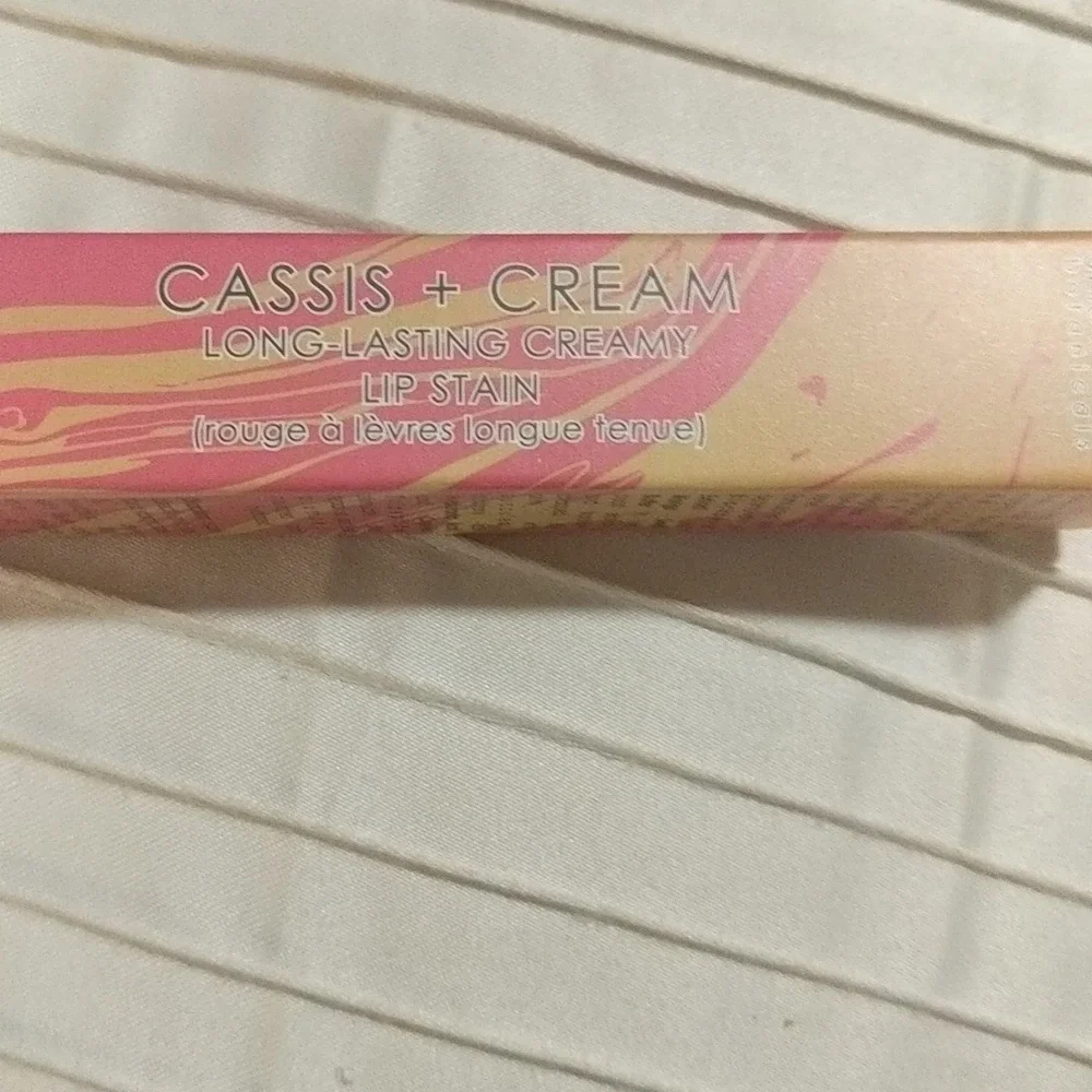 Long lasting creamy lip stain